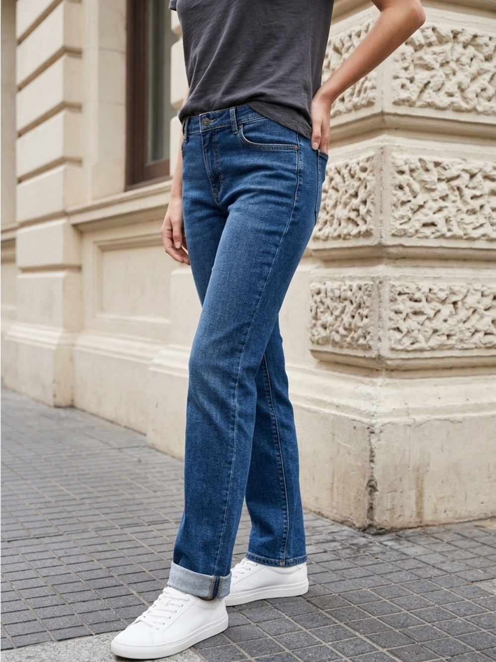 Eddie Bauer Straight-Leg light wash Jeans